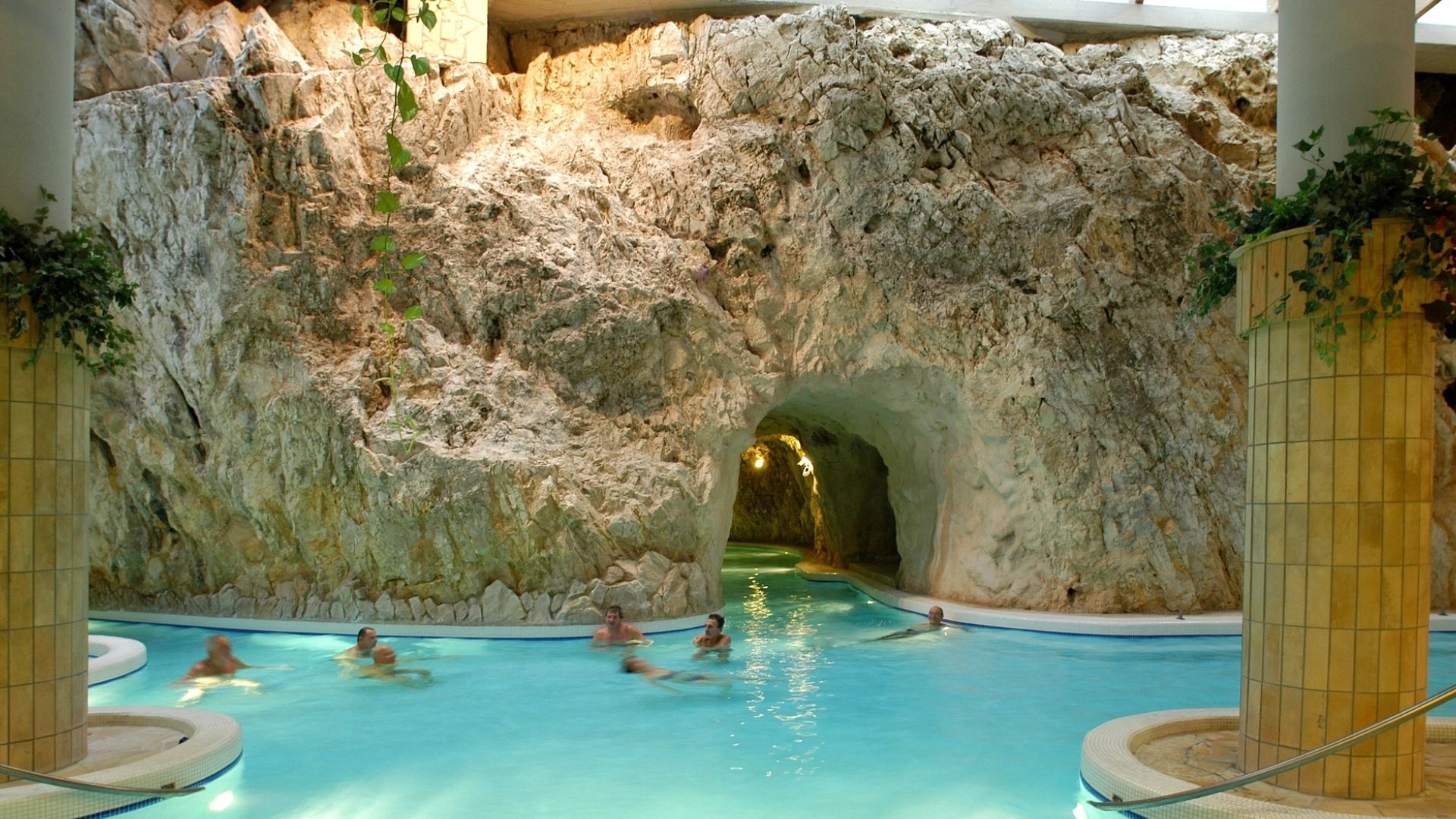 Cave Bath Getaway at Hotel Aurora